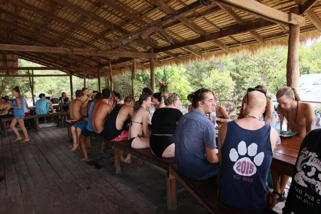Mad Monkey Koh Rong Samloem Hostel Koh Rong Sanloem Bagian luar foto